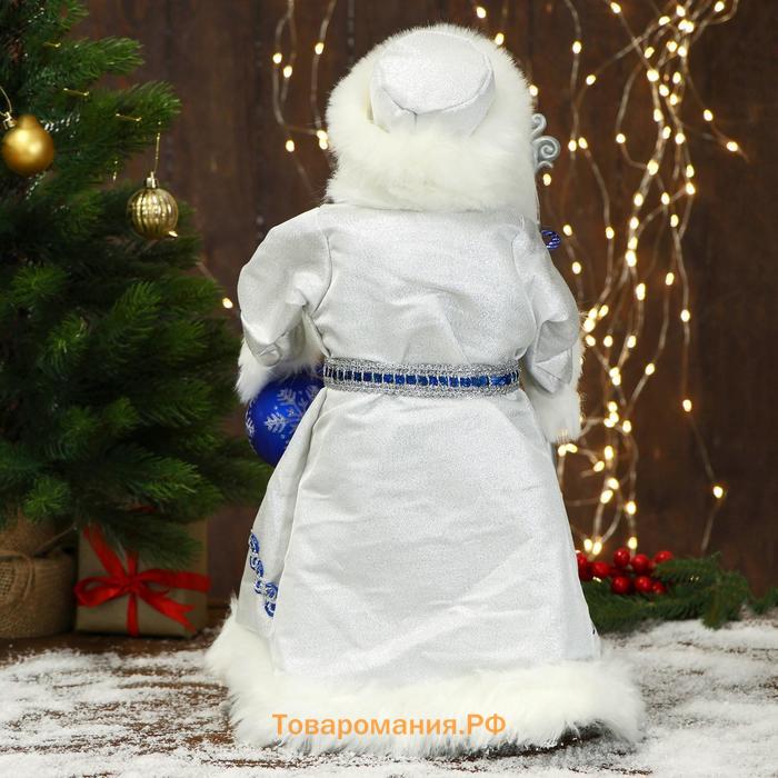Дед Мороз под ёлку «Зимнее волшебство. Новогодняя игрушка с посохом и шариком» двигается, 45 см