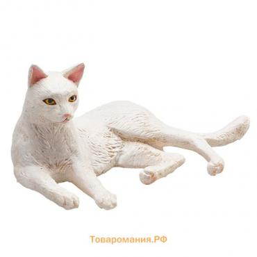 Фигурка Konik «Кошка, белая (лежащая)»
